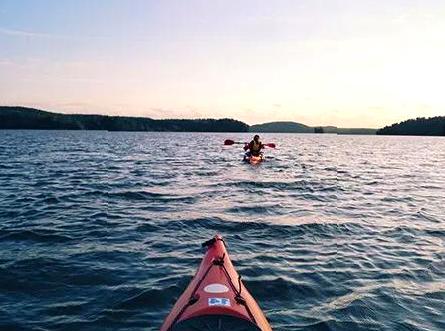 Glenbrook Lagoon Canoeing: A serene canoeing experience at Glenbrook Lagoon.